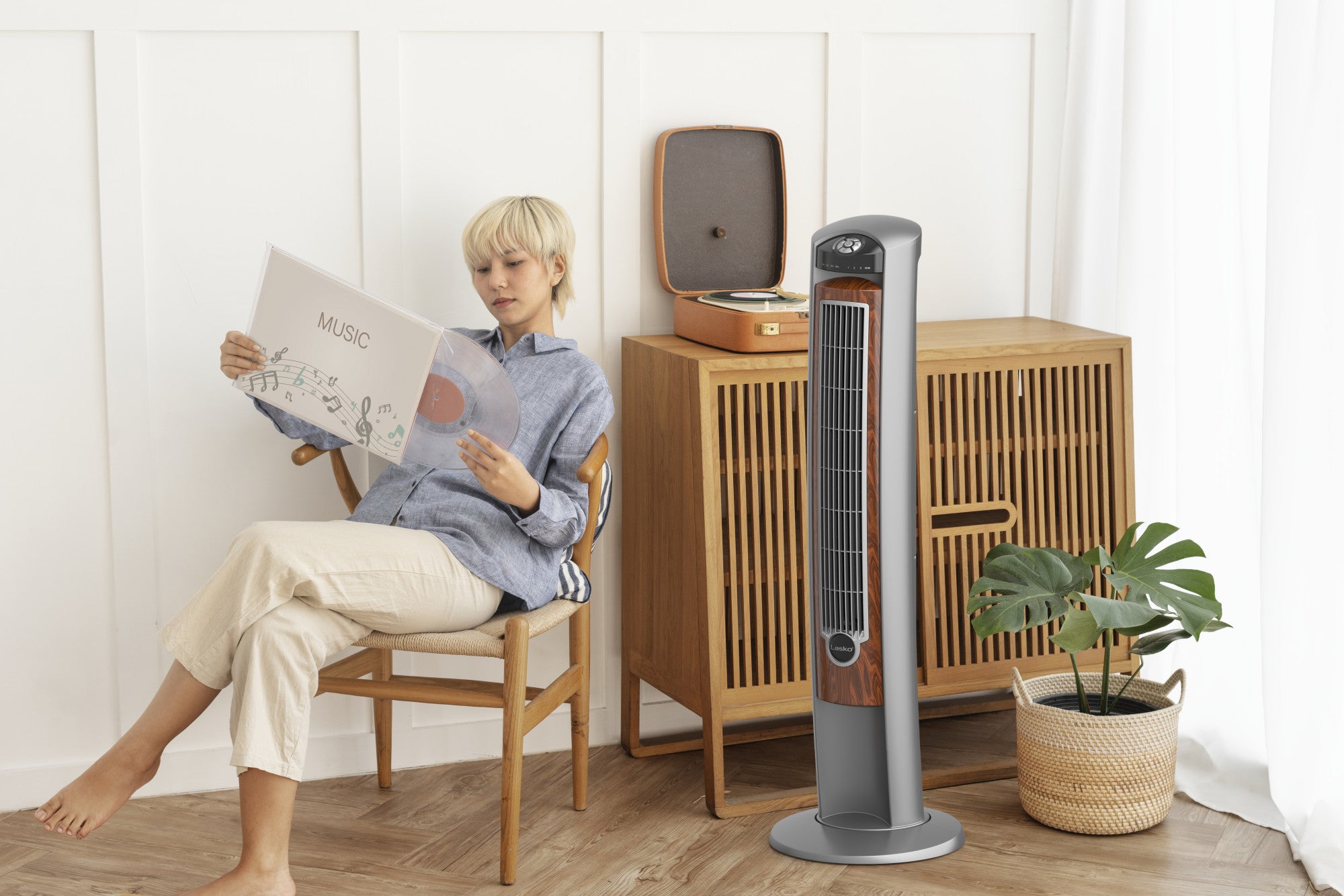 Lasko 42" Wind Curve Tower Fan with Ionizer and Remote, 2554, Gray/Woodgrain - Image 12