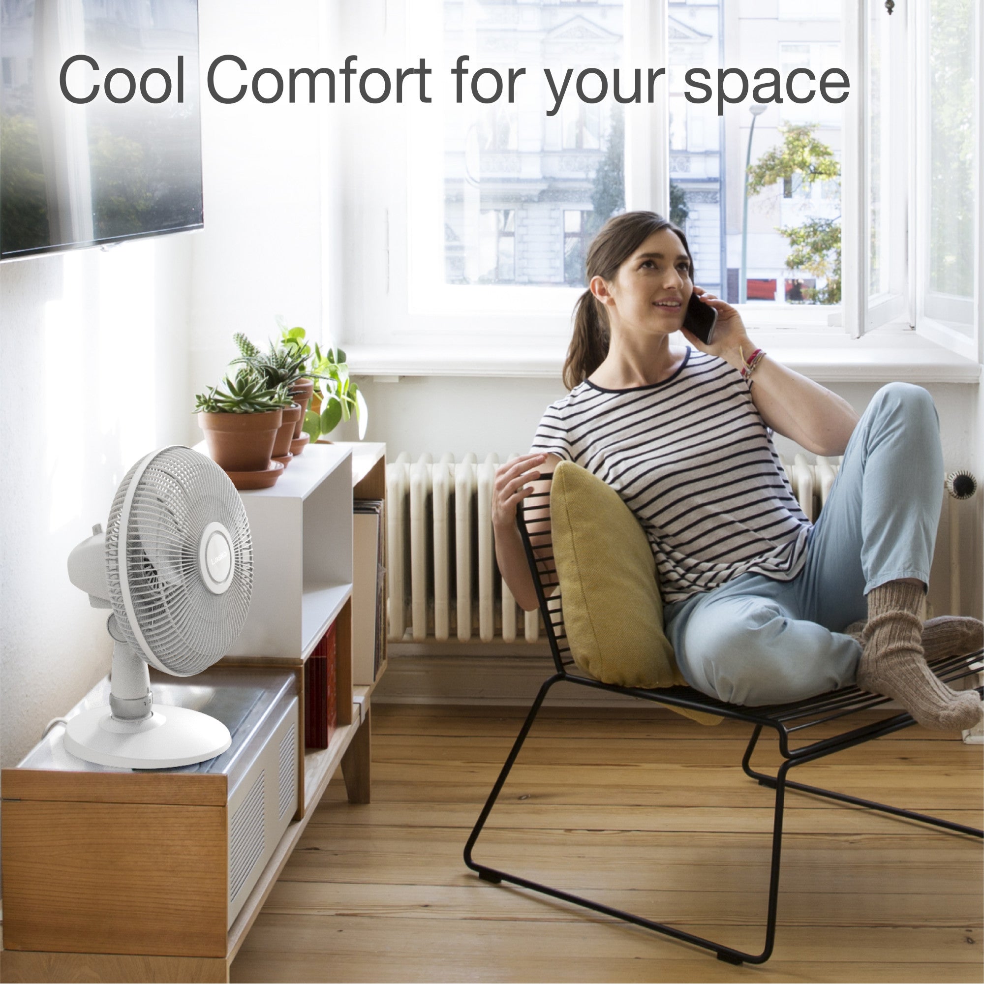 Lasko 12" Oscillating 3-Speed Personal Table Fan, D12225, White - Image 3